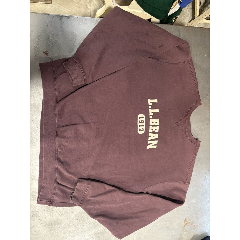 Vintage L.L. Bean Embroidered Spell Out  Crewneck Size XLarge